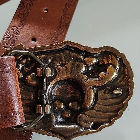 Nine West Brown Belt with Skull and Rose Winged Buckle. EUC. - Picture 6 of 7